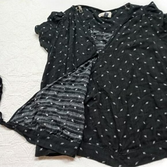 Universal Thread Womens Black Wrap Top With Tie Detail Size M - Picture 5 of 12